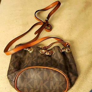 Micheal Kors Frankie Brown Drws Crossbody